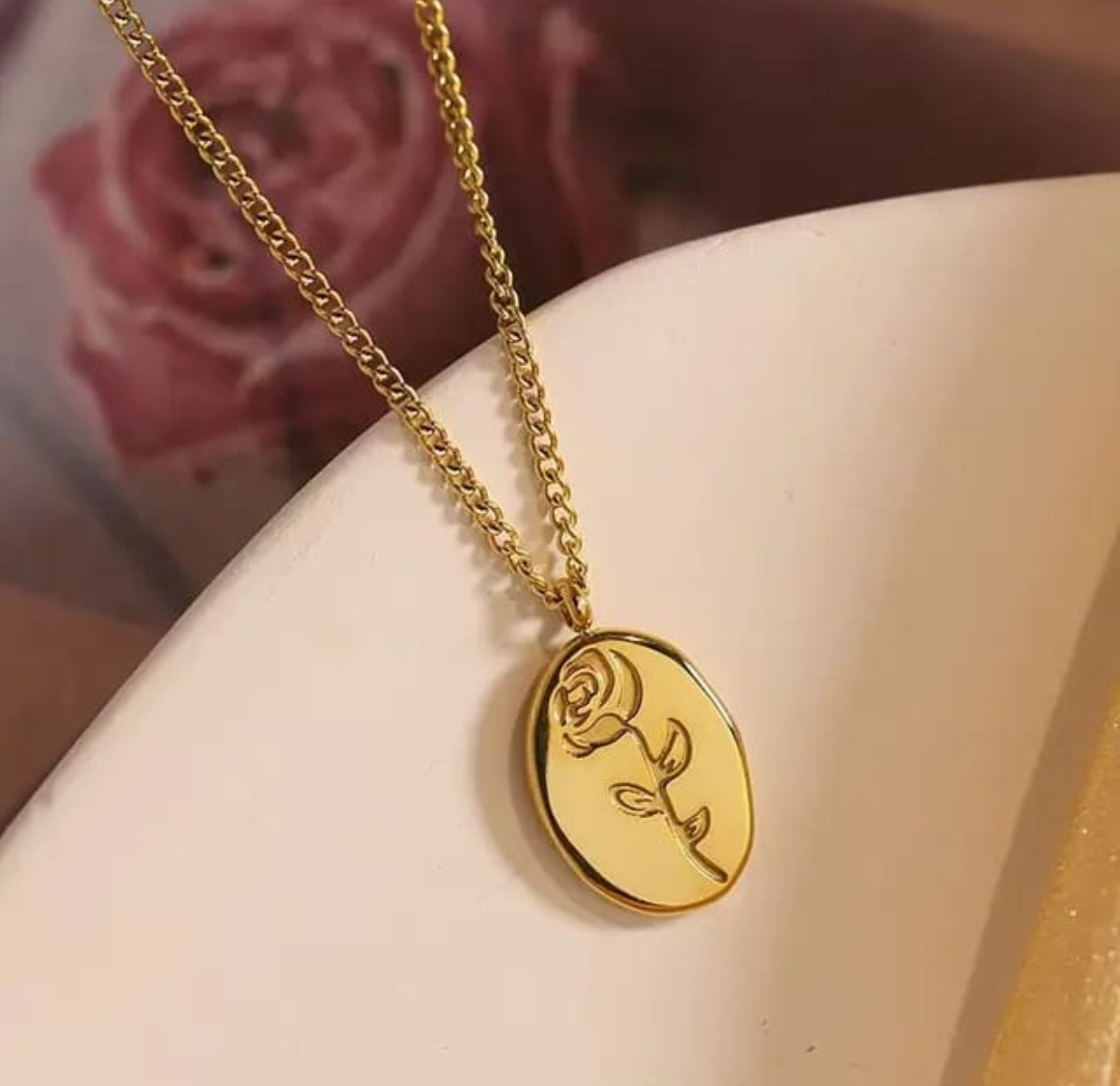 Rose Pendant Necklace