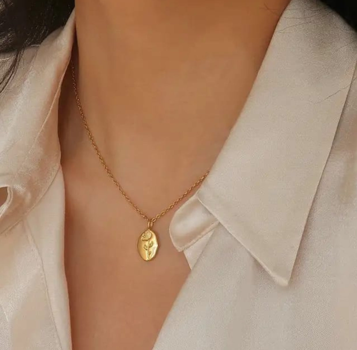Rose Pendant Necklace