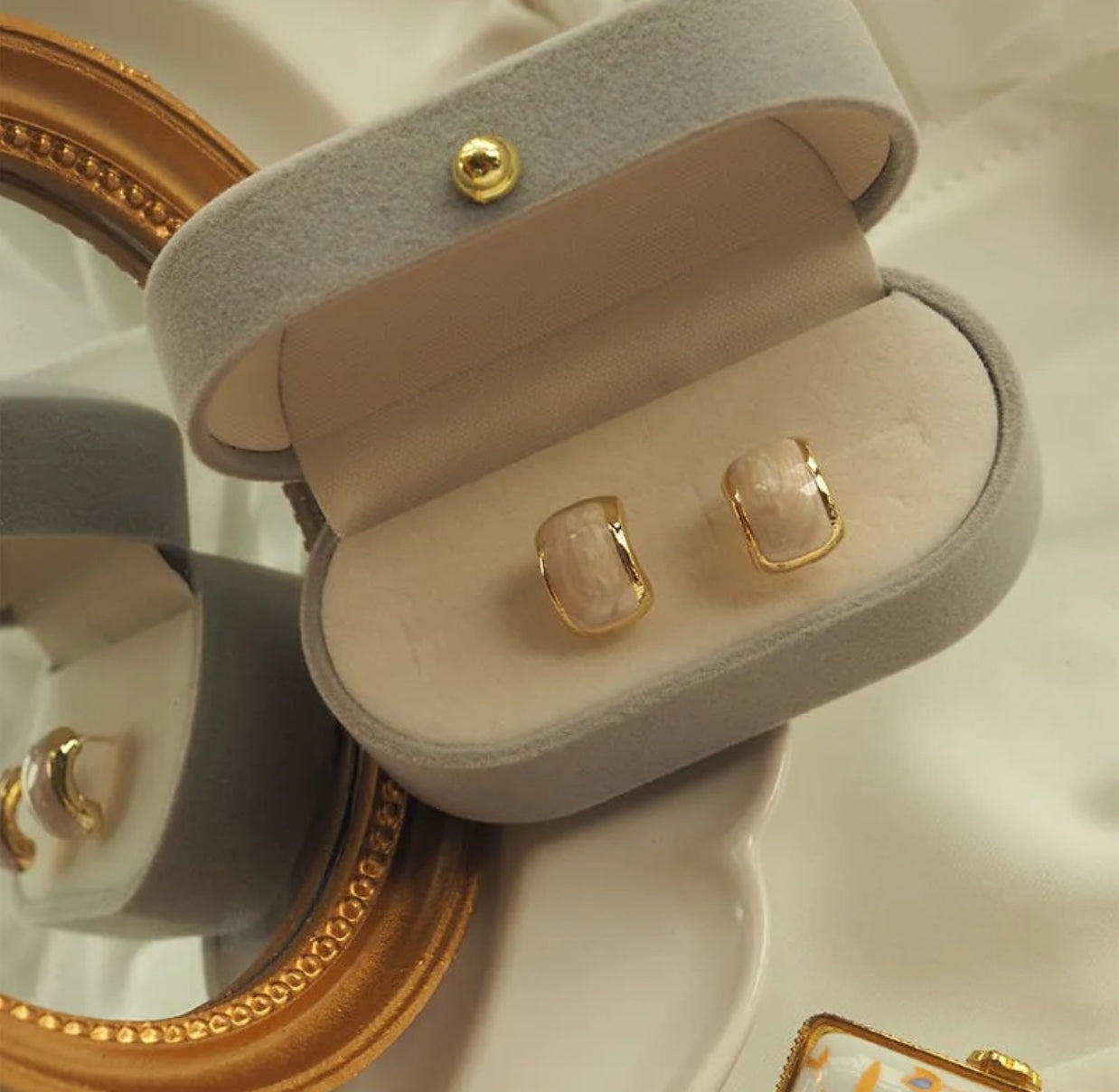 Creamy Gold Earrings