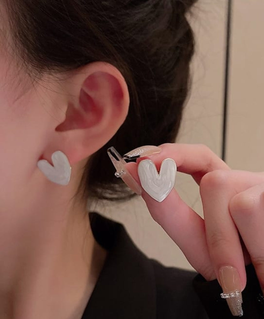 Pearl White/Black Heart Studs